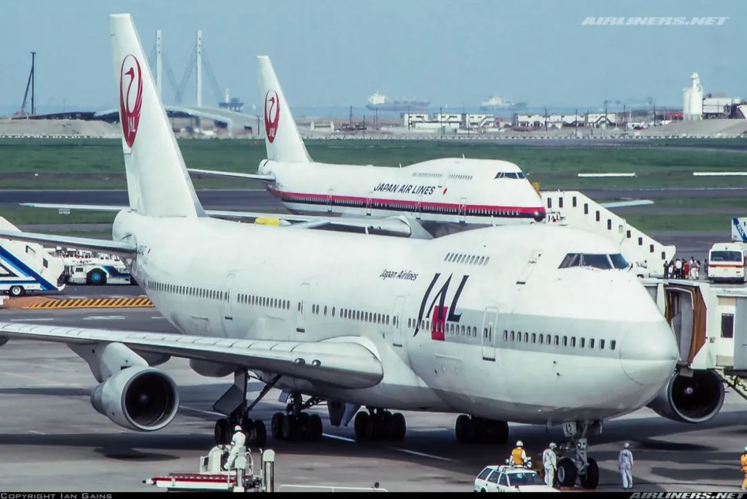 波音B717