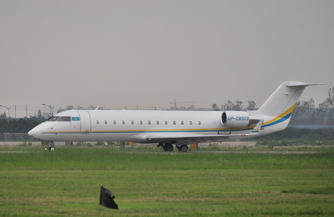 CRJ-100