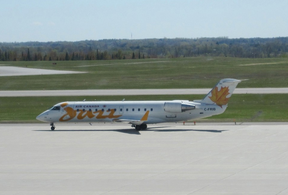 CRJ-100