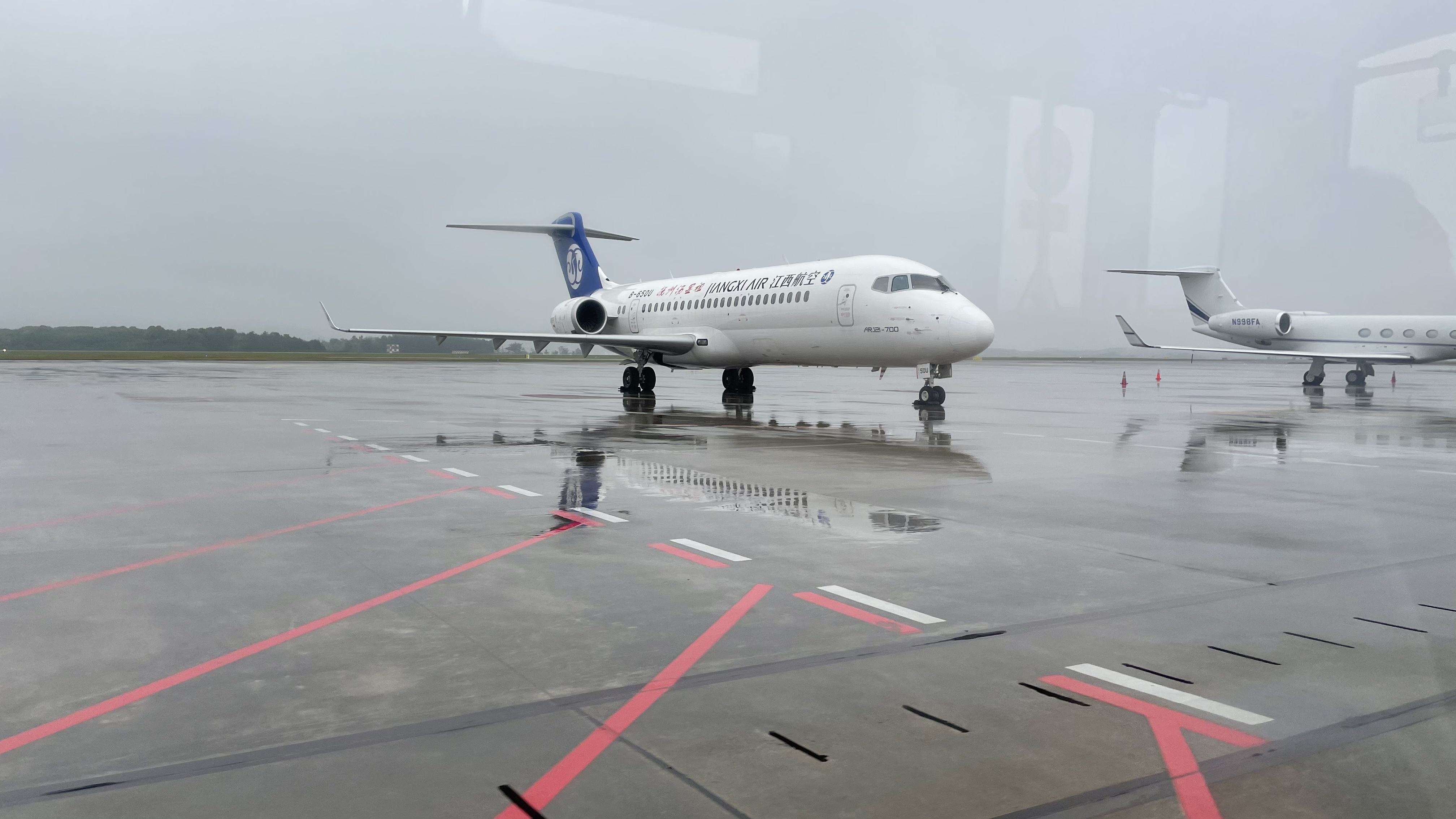 商飞-ARJ21